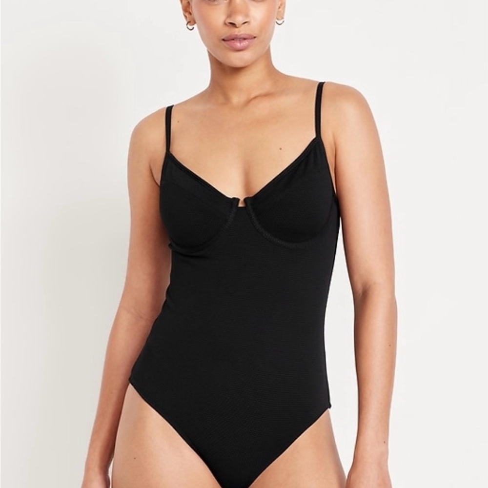 NWT Old Navy Textured One-Piece Balconette swimsuit